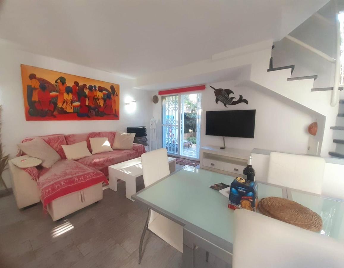 House In The Center Of Albir, 2 Min Walk From The Beach 알비르 외부 사진